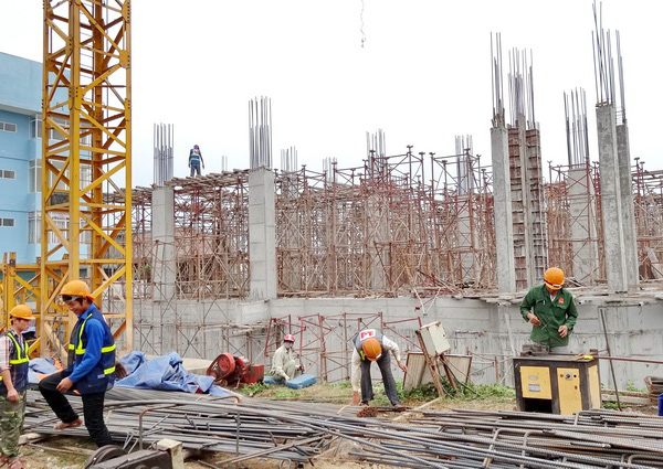 Giá thép tăng phi mã, nhiều doanh nghiệp tính tăng giá nhà